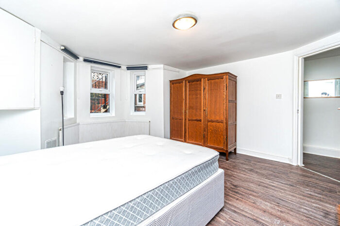 1 Bedroom Flat To Rent In Sach Road, Upper Clapton, Hackney, E5