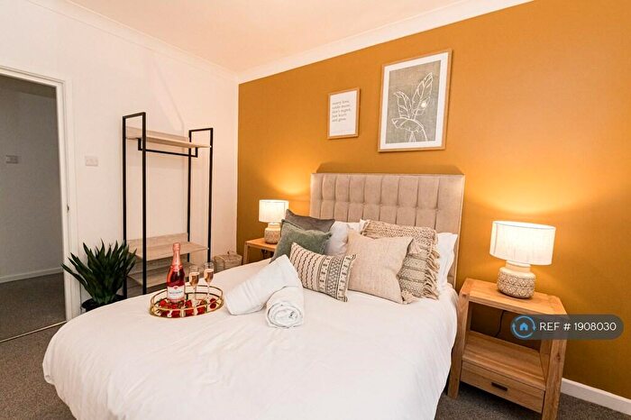 2 Bedroom Flat To Rent In Lorne Park Road, Bournemouth, BH1