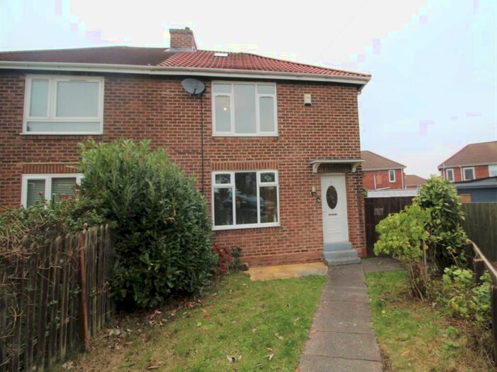 3 Bedroom Semi-Detached House To Rent In Wreken Gardens, Gateshead, NE10