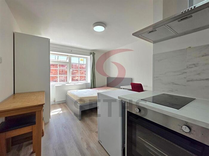 Studio To Rent In Sandpits Lane, Keresley, Coventry, CV6