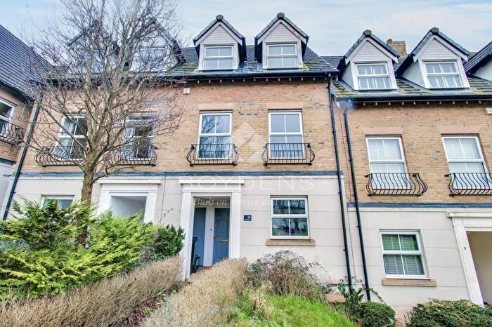 3 Bedroom Town House To Rent In Sandmartin Crescent, Colchester, Essex, CO3