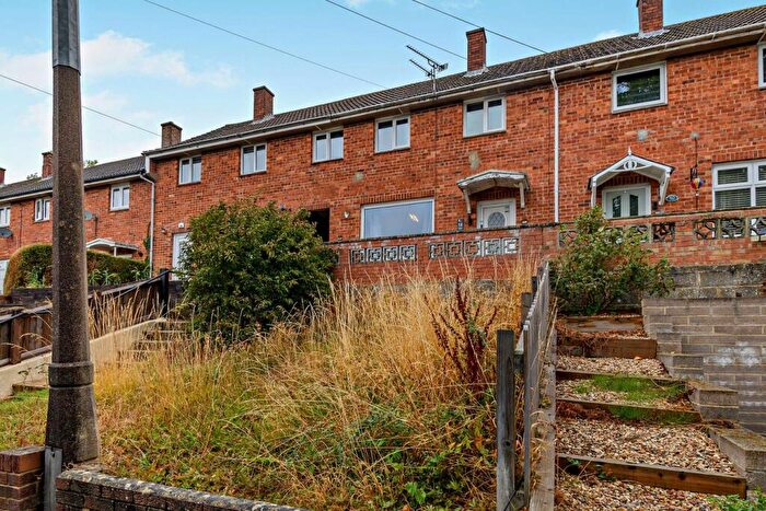 3 Bedroom Terraced House For Sale In Westbury Road, Swindon, SN2
