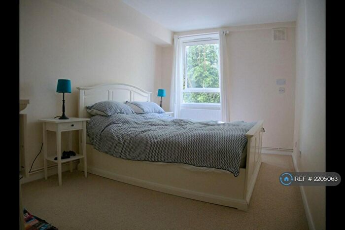 1 Bedroom Flat To Rent In Haslam Close, London, N1