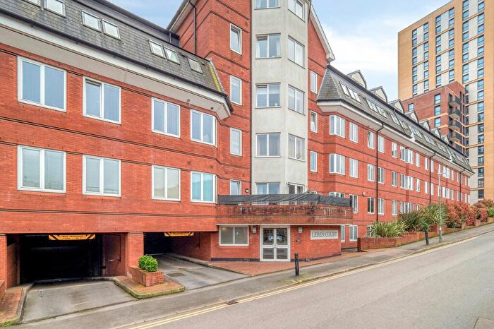2 Bedroom Apartment For Sale In Sutton Court Road, Sutton, SM1