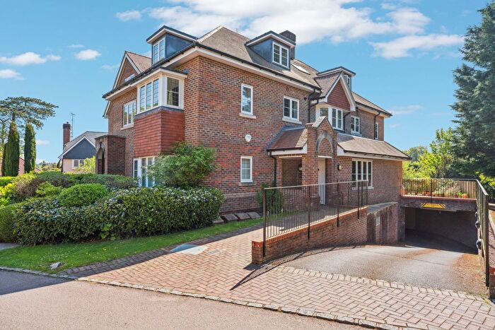 1 Bedroom Flat For Sale In Park Grove, Knotty Green, HP9