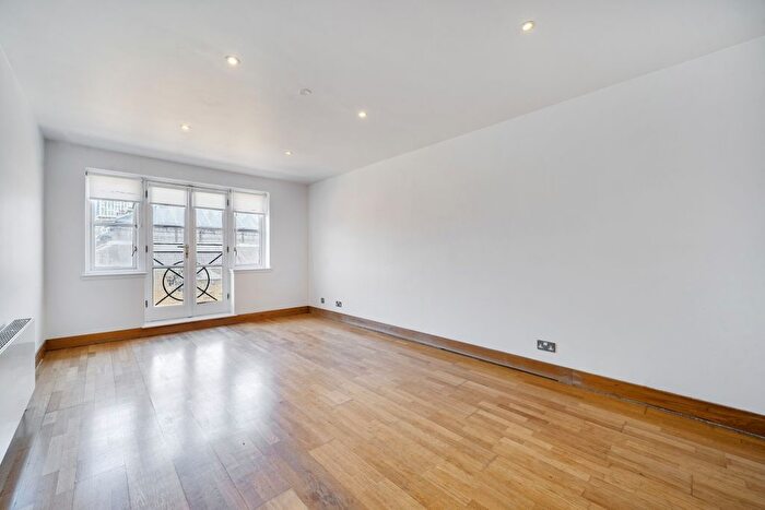 2 Bedroom Flat To Rent In Kingsley Mews, Wapping, E1W