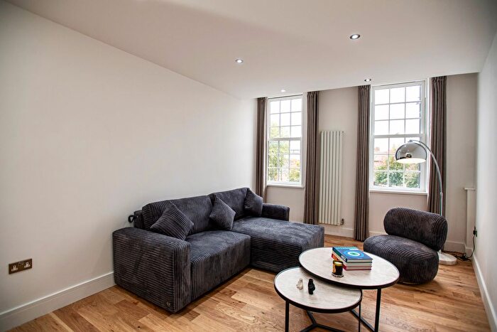 2 Bedroom Flat To Rent In Lordship Lane, London, N22