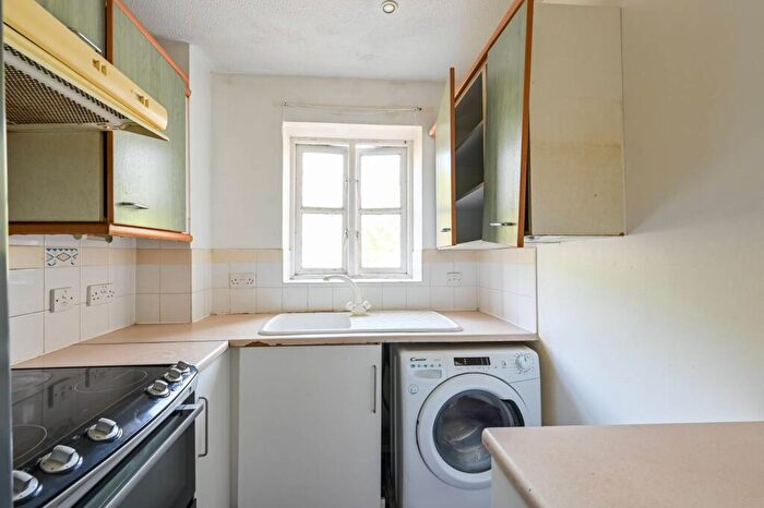 1 Bedroom Flat To Rent In Aaron Hill Road, Beckton, London, E6