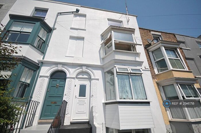 1 Bedroom Flat To Rent In West Cliff Road, Ramsgate, CT11