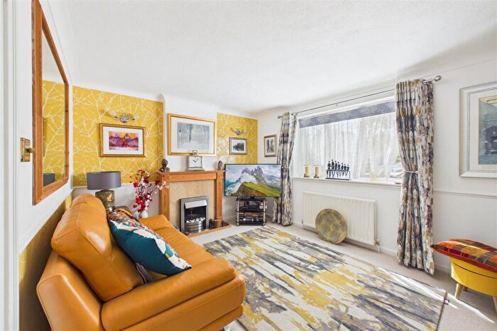 3 Bedroom Semi-Detached House For Sale In Tamar Way, Tangmere, PO20