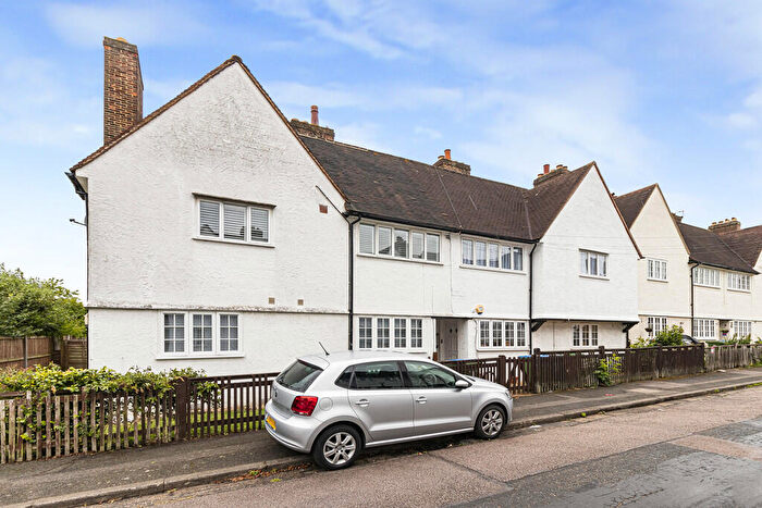 2 Bedroom Apartment For Sale In Granby Road, Eltham, SE9