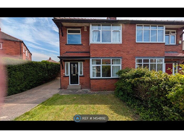 3 Bedroom Semi-Detached House To Rent In Lynwood Crescent, Leeds, LS12