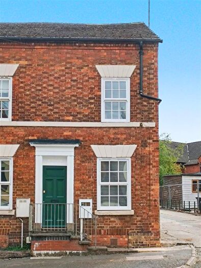 2 Bedroom End Terrace House To Rent In High Street, Weedon, NN7