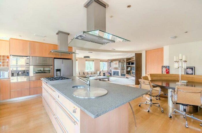 2 Bedroom Penthouse To Rent In Mendip Court, Riverside Plaza, Chatfield Road, Battersea, London, SW11