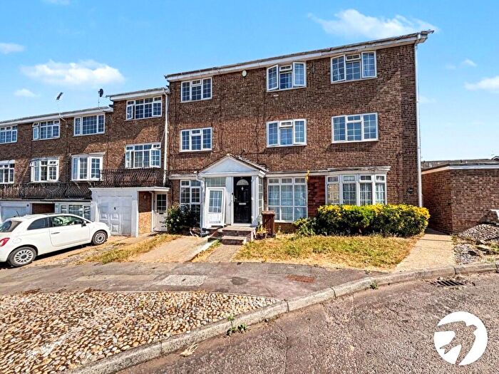 4 Bedroom Terraced House To Rent In Wheatcroft Grove, Gillingham, Kent, ME8