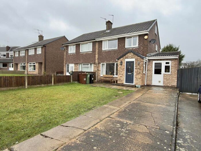 4 Bedroom Semi Detached House For Sale In Hillside, Garforth, Leeds, LS25