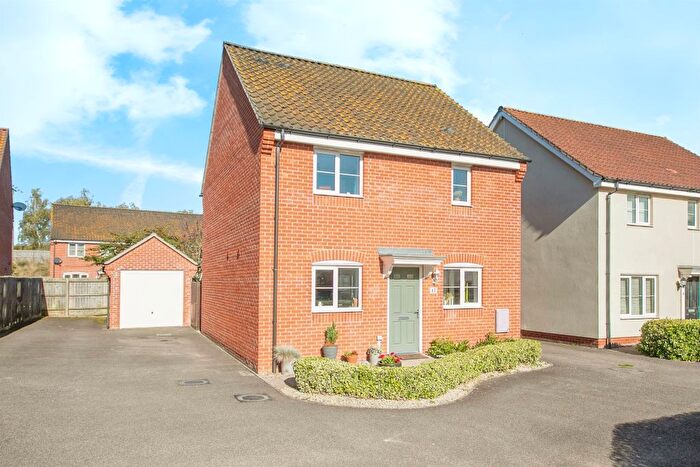3 Bedroom Detached House For Sale In Swallows Close, Hollesley, Woodbridge, IP12