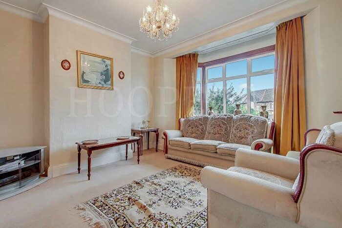 3 Bedroom Terraced House For Sale In North Circular Road, London, NW2