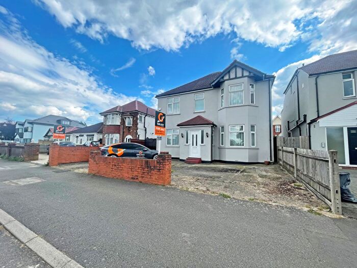 10 Bedroom Detached House To Rent In Uxbridge Road, Hayes, Greater London, UB4