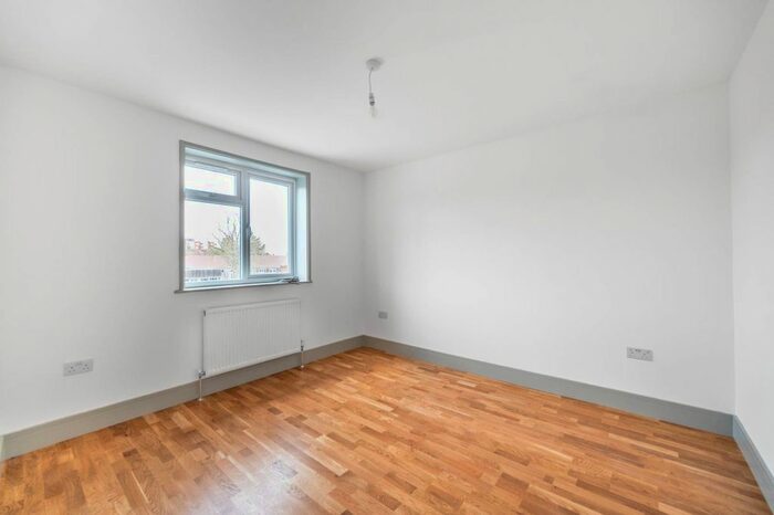 3 Bedroom Terraced House To Rent In Cuckoo Avenue, Hanwell, London, W7