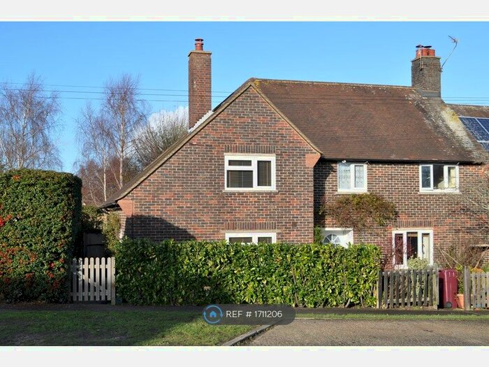 2 Bedroom End Of Terrace House To Rent In Northside, Chichester, PO18