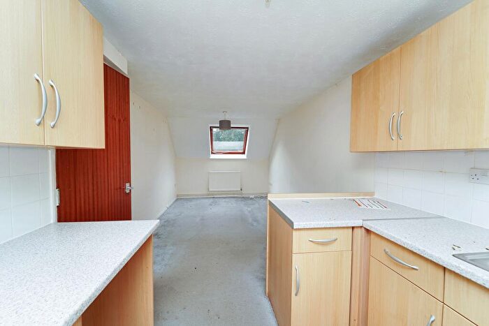 1 Bedroom Flat For Sale In Flat Atholl Court & Garage, Kingsway Gardens, Andover, SP10