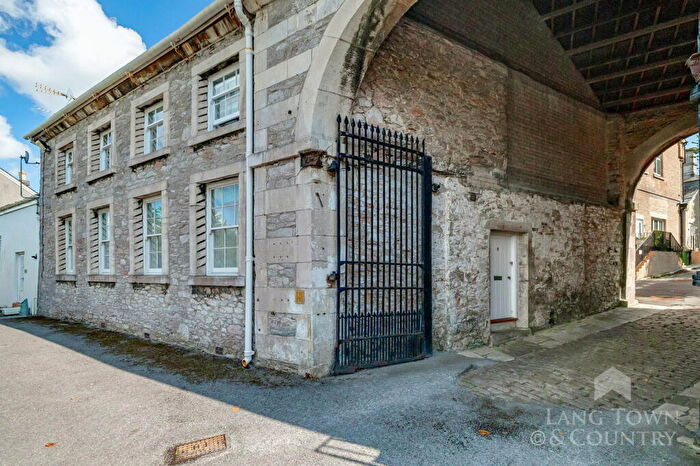 2 Bedroom Flat To Rent In The Square, Stonehouse, PL1