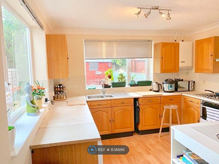 2 Bedroom End Of Terrace House To Rent In Eden Road, Beckenham, BR3
