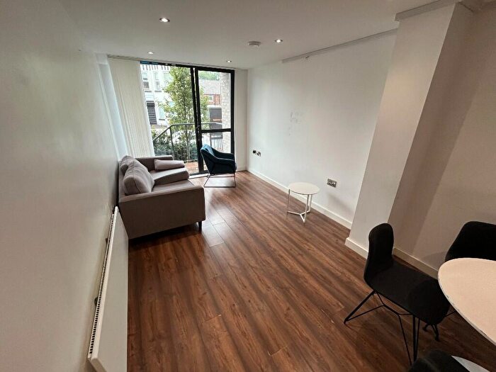 2 Bedroom Flat To Rent In Crossbank House, Manchester, , [Ref: Bp], M7