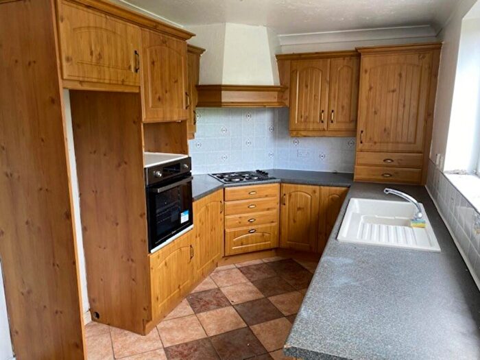3 Bedroom Semi-Detached House To Rent In Burns Drive, Herringthorpe, S65