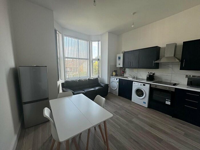 3 Bedroom Apartment To Rent In Loughborough Road, Nottingham, Nottinghamshire, NG2