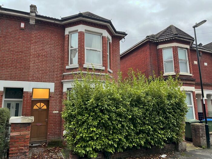 5 Bedroom Terraced House To Rent In Livingstone Road, SO14