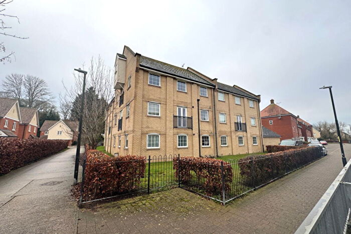 2 Bedroom Apartment For Sale In Nowell Close, Braintree, CM7