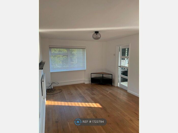 1 Bedroom Flat To Rent In Langdale Court, London, W5