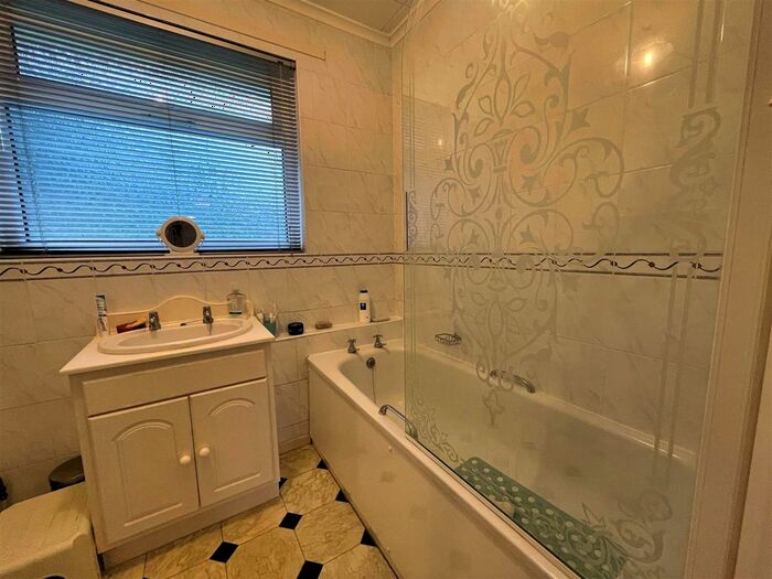 2 Bedroom Detached Bungalow For Sale In Orchard Road, Shanklin, PO37