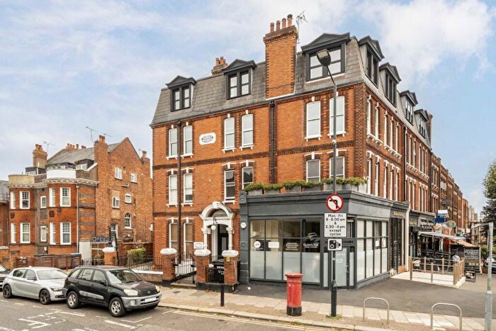 3 Bedroom Flat For Sale In College Mansions, Queen's Park, NW6