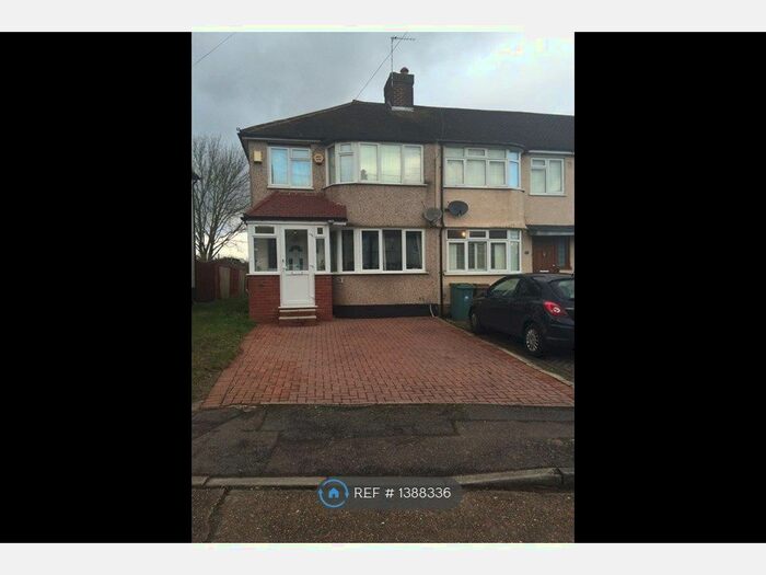 3 Bedroom End Of Terrace House To Rent In Alexandra Avenue, Sutton, SM1