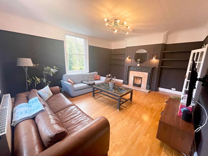 4 Bedroom Apartment To Rent In Lenton Avenue, The Park, NG7