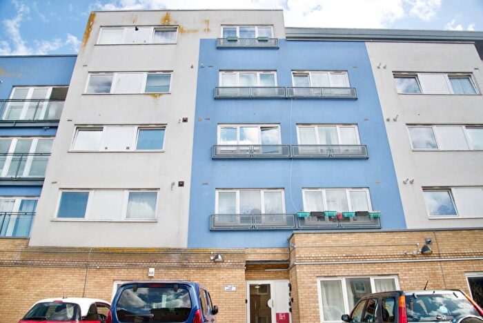 1 Bedroom Apartment For Sale In Tump House, West Thamesmead, SE28
