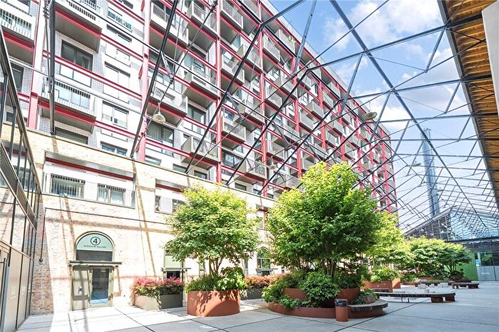 2 Bedroom Apartment For Sale In Windsor Square, Woolwich, London, SE18