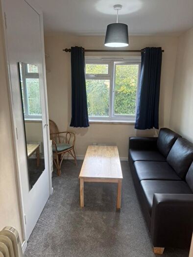 3 Bedroom Flat To Rent In Stanford Place, Walworth, SE17