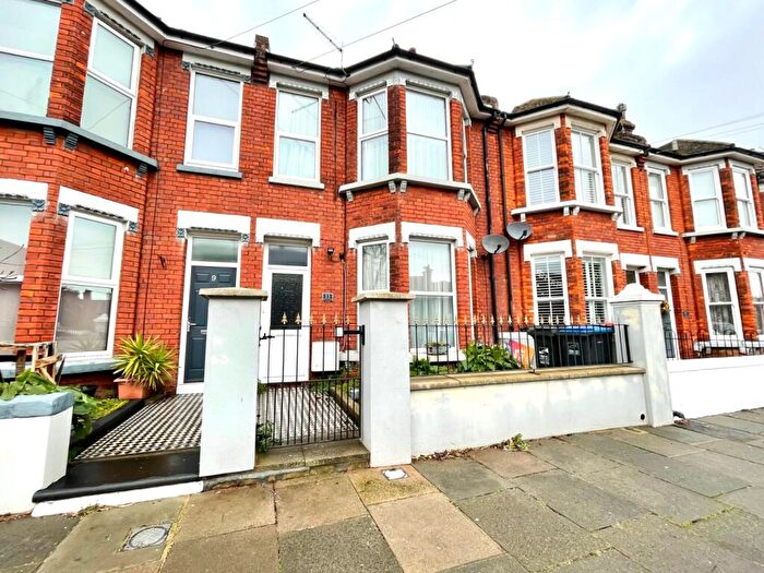 4 Bedroom Terraced House To Rent In Dumpton Park Drive, Ramsgate, Kent, CT11