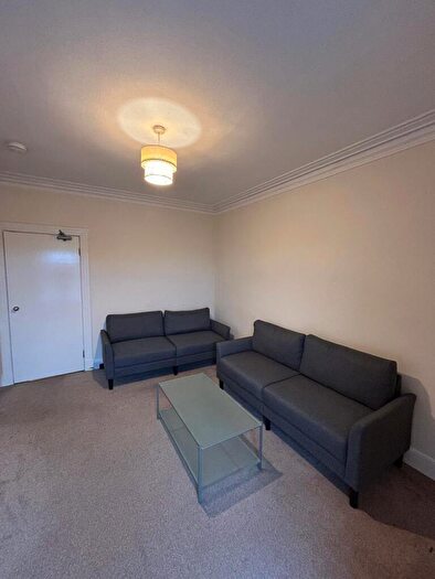 2 Bedroom Flat To Rent In Strathmartine Road, Strathmartine, Dundee, DD3