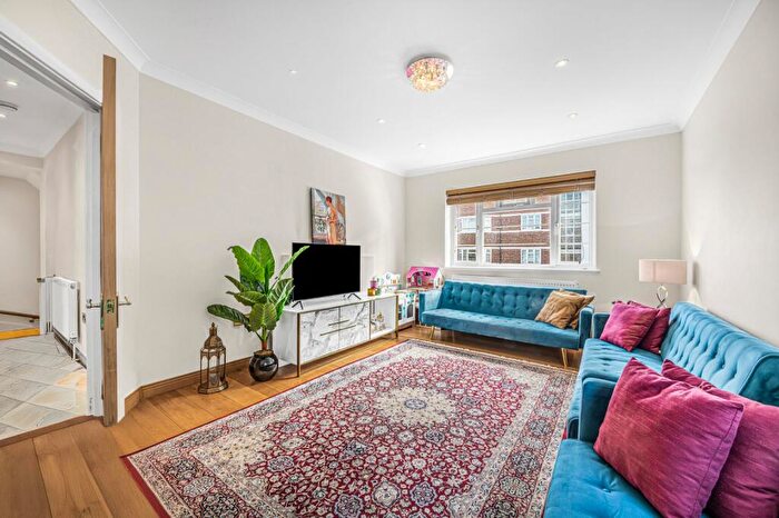 3 Bedroom Maisonette For Sale In Derby Court, Derby Road, SW14