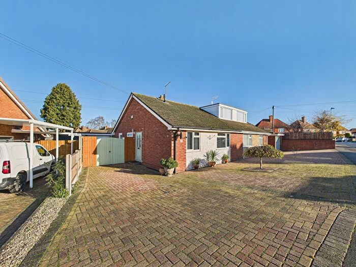 2 Bedroom Bungalow For Sale In The Spinney, Worcester, Worcestershire, WR2
