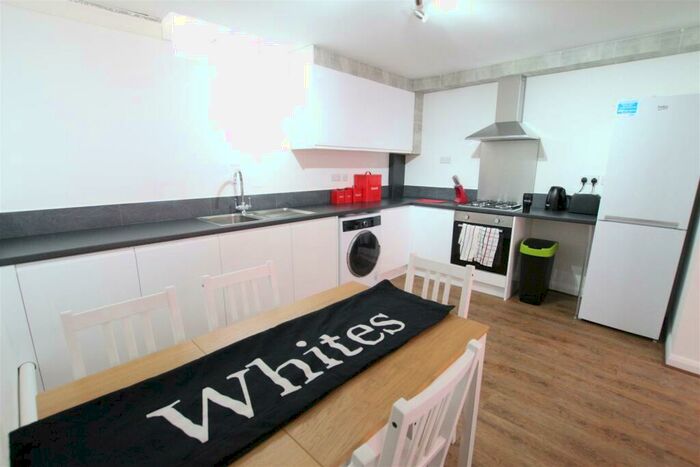 5 Bedroom House To Rent In Hood Street, Northampton, NN1