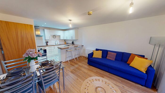 2 Bedroom Flat To Rent In Tradewind Square, Liverpool, L1