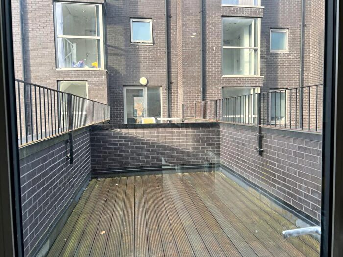5 Bedroom Town House To Rent In Sudbury Street, Sheffield, S3