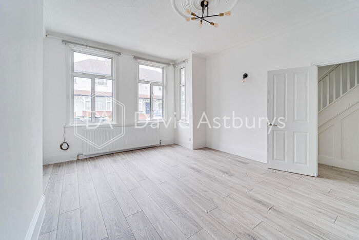 3 Bedroom Terraced House To Rent In Boundary Road, Turnpike Lane, London, N22