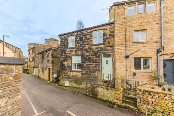 2 Bedroom End Of Terrace House For Sale In Giles Street, Netherthong, Holmfirth, HD9